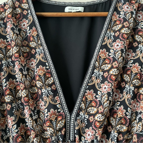MAX STUDIO Floral Bohemian Deep V Mini Dress Women's XL - Picture 5 of 7